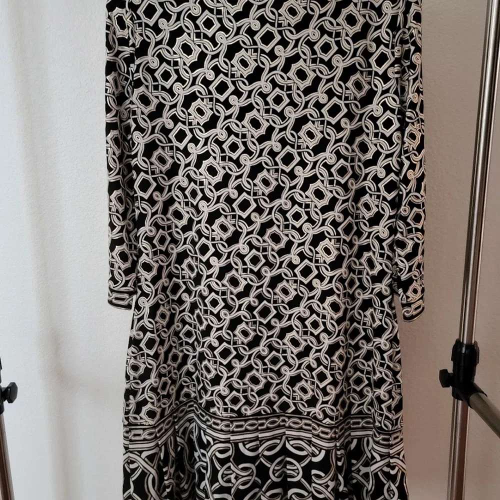 WHBM Black/Gold/White Metallic Midi Dress Embellished w/ Rhinestones. Size L - Picture 4 of 11